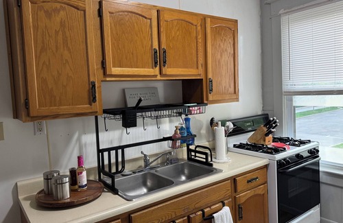 Plymouth Apartment | Cozy 2-Bedroom Retreat with Kitchen & Pet-Friendly Options