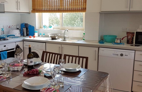 Esentepe Apartment | Seaside Haven: Cozy 2-Bedroom Apartment with Terrace