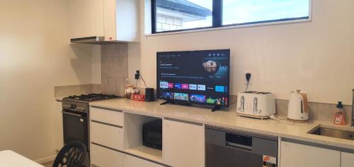 Hamilton House | Inviting 2-Bedroom Retreat in Hamilton - Guest Rated: 8/10