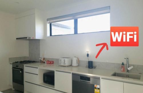 Hamilton House | Inviting 2-Bedroom Retreat in Hamilton - Guest Rated: 8/10