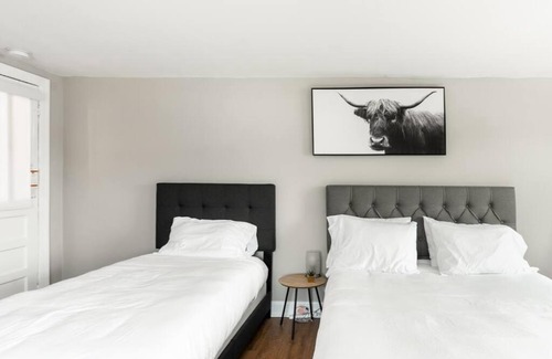 Nashville Hotel | Family-Friendly Retreat with 2 Beds Near Nashville