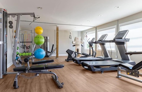 Nashville Hotel | Family-Friendly Retreat with 2 Beds Near Nashville