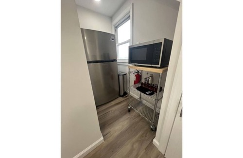 Lyndhurst Apartment | Ideal 2 BR Apartment Near NYC with Spa & Breakfast
