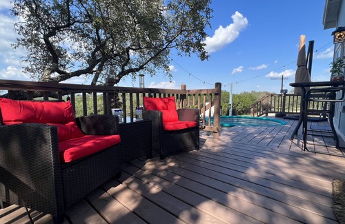Oatmeal Cottage | Cozy 2 BR cottage w/heated pool and gorgeous views and breakfast service incl...