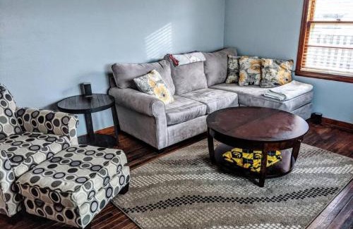 Davenport House | Charming 2 BR House with Hot Tub in Davenport
