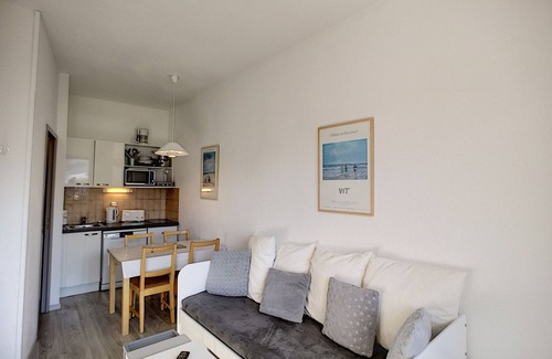 Reberty Apartment | Cozy Apartment Les Menuires for Families with Kitchen Access