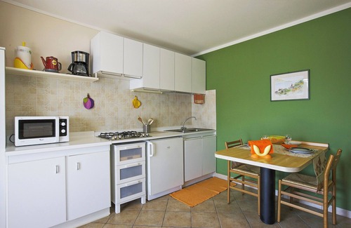 Gonte Apartment | Inviting 2½-Room Apartment with Lake View and Terrace