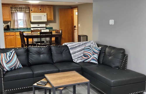 Loudonville House | Cozy 2Bdr in Heart of Mohican for 5pax