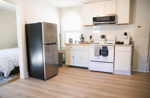 Winooski Apartment | Pet-Friendly 2-Bedroom Apartment Steps from Downtown