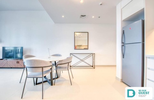 Dubai Apartment | Elegant 2BR Apartment in Creek Horizon with Pool Access