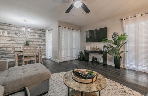 Arlington Apartment | Inviting 2BR Farmhouse Apartment with Free Parking & Family Focus