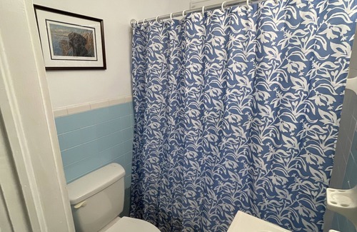 Lexington House | Charming 2BR House Near Lexington BBQ - Family Friendly Stay