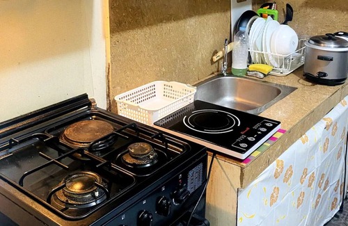 Barangay 670 Condo | Inviting 2BR Loft with Balcony Near PGH and Robinson's Place