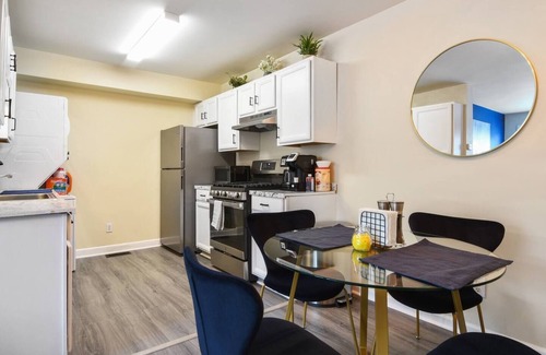 Newark Hotel | Modern 2BR Retreat with Free Parking Near NYC