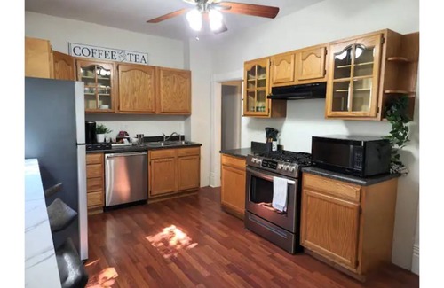 Old North Columbus House | Inviting 2BR Getaway with Firepit Near OSU & Hospital