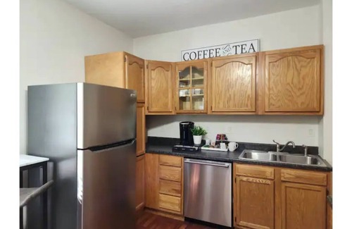 Old North Columbus House | Inviting 2BR Getaway with Firepit Near OSU & Hospital