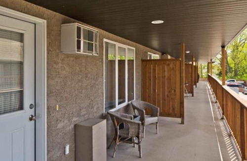 Steinbach Condo | Inviting Condo Retreat with Balcony Near Downtown