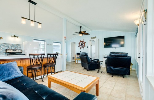 Galveston House | Inviting 2nd Row Home with Gulf Views & Pet-Friendly Perks
