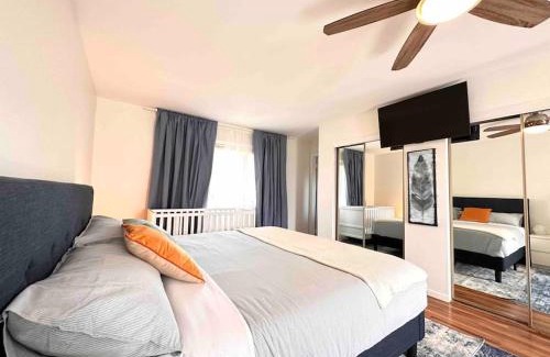 Streamwood House | Inviting 3-Bedroom Retreat in Prime Location, Rated 10/10