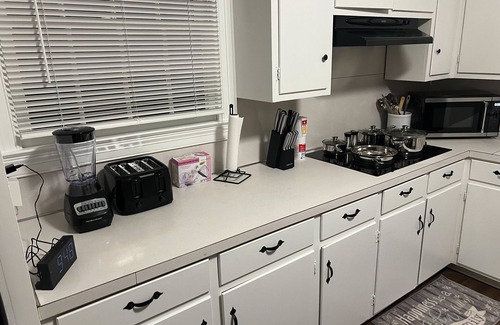 Danville House | Ideal 3-Bedroom Home near Averrett University for Families