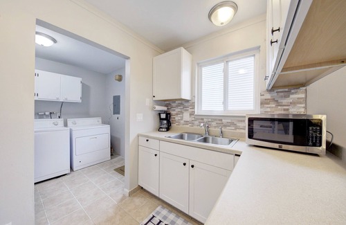 Westland House | Inviting Ocean View Home with Breakfast for Up to 6 Guests