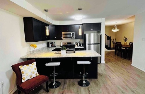 Halton Regional Municipality House | Family-Friendly 3 Bed House with Kids' Amenities