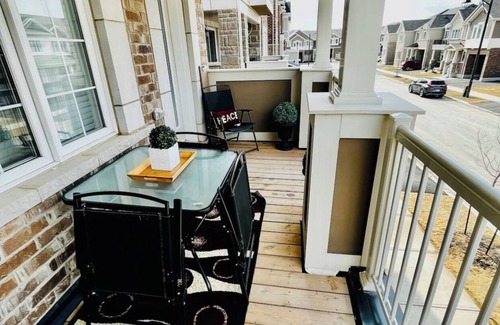 Halton Regional Municipality House | Family-Friendly 3 Bed House with Kids' Amenities