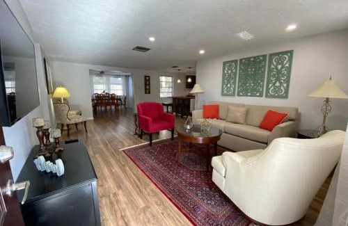New Port Richey House | Inviting 3-Bed Home Steps from Gorgeous Beaches
