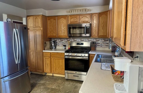 Klamath Falls House | Inviting 3-Bedroom Retreat Near Airbase with Great Amenities