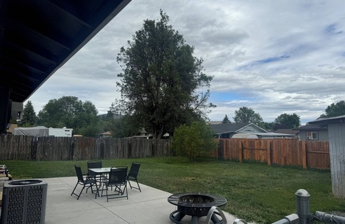 Klamath Falls House | Inviting 3-Bedroom Retreat Near Airbase with Great Amenities