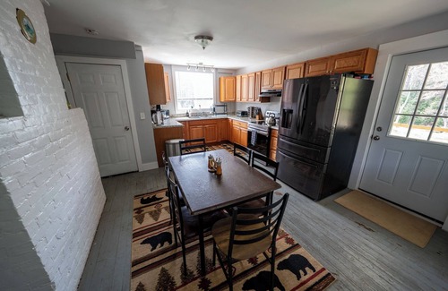 Boonville Cabin | Charming 3 Bedroom Cabin with Pet-Friendly Amenities