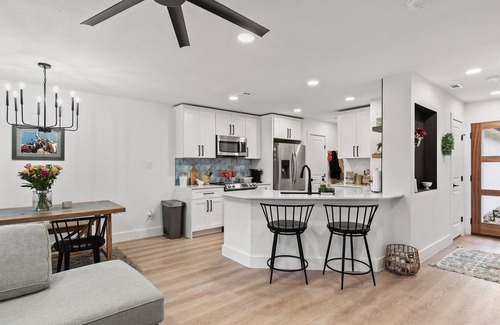 Austin Condo | Exceptional 3 Bedroom Condo with Gorgeous Backyard Oasis