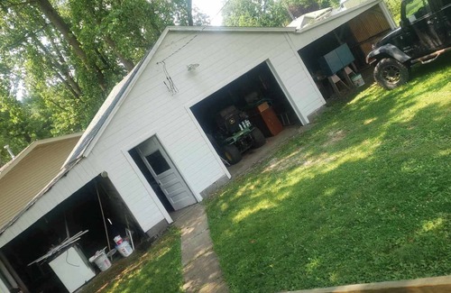 Pleasant Hill House | Family-Friendly 3 Bedroom Home with Pet Amenities in Pike County