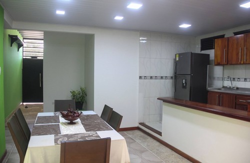 Leticia House | Cozy 3-bedroom house with WiFi, air conditioning, in the center of Leticia.