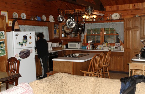 Town of Masonville House | Idyllic 3-Bedroom Log Cabin in a Scenic Country Retreat