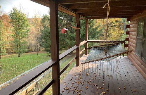 Town of Masonville House | Idyllic 3-Bedroom Log Cabin in a Scenic Country Retreat