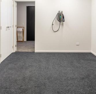 Addington Apartment | Inviting 3 Bedroom Retreat Near Hagley Park with Garage