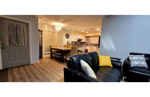 Barker House | Inviting 3-Bedroom Home with Child-Friendly Amenities