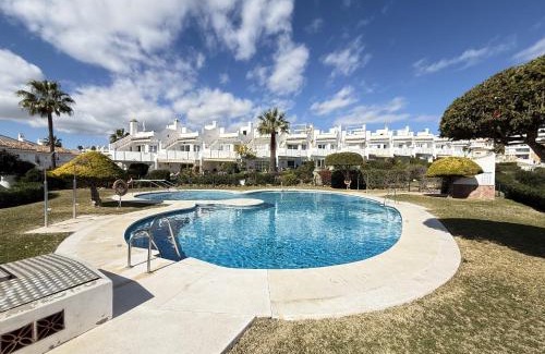 Mijas Ski Chalet | Cozy 3-bedroom townhouse in Calahonda