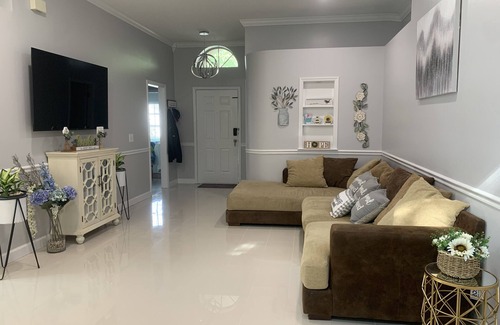 Citrus Park House | Cozy Oceanfront 3-Bedroom Home with Pet-Friendly Amenities