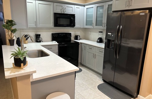 Pembroke Pines House | Charming 3 BR Home in Pines with Spa and Hot Tub Access