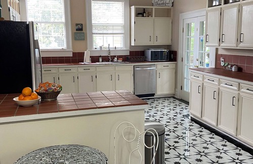 Selma House | Charming 3 BR Historic District Retreat with Ocean Views