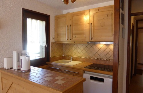 Les Contamines-Montjoie Apartment | Pet-Friendly Apartment in Les Contamines-Montjoie for 6
