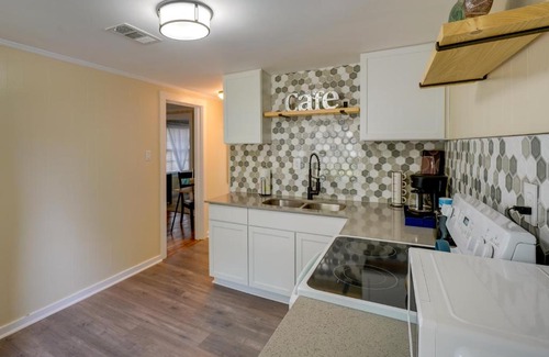 Gulfport House | Inviting 3 Oaks Cottage Near Beach – Family Friendly Getaway