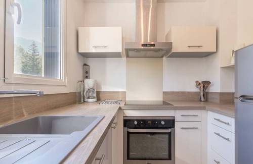 Saint-Chaffrey Apartment | Elegant 2-Bedroom Apartment in Saint-Chaffrey for Families