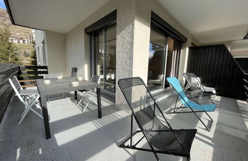 Saint-Chaffrey Apartment | Elegant 2-Bedroom Apartment in Saint-Chaffrey for Families