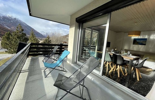 Saint-Chaffrey Apartment | Elegant 2-Bedroom Apartment in Saint-Chaffrey for Families