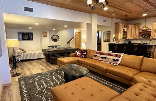 Summerhaven Cabin | Inviting 3-Story Cabin with Pool in Summerhaven