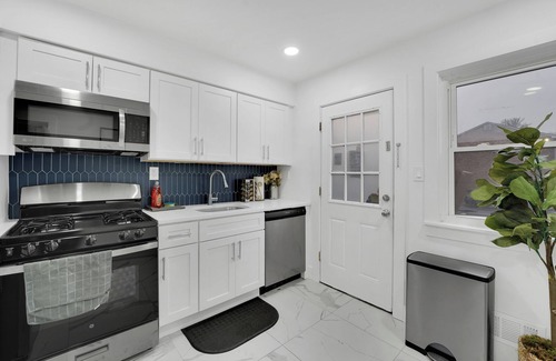 North Brunswick Condo | Cozy 3-bedroom condo with AC and WiFi in lovely North Brunswick Township
