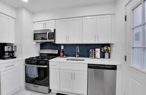 North Brunswick Condo | Cozy 3-bedroom condo with AC and WiFi in lovely North Brunswick Township